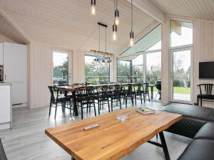 14 person holiday home in Væggerløse