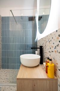 Soni Exclusive Apartments 303 Plaza with Private Parking & Self Check-in