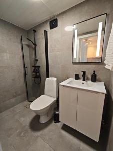 Centralt gästhus i Sala med kök, trädgård & Wi-Fi