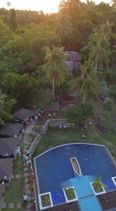 Lutaw Farm Pool and Villas