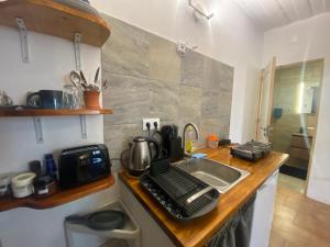 Casa lovits - Cozy One-Bedroom Apartment with Modern Comforts