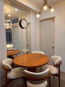 Ayas Place Two Bedrooms near MOA