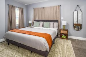 Prime Walnut Hills, 5min to UC, Lux King Beds, Sleep 6ppl, Smart TVs