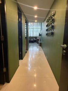 Modern Loft in Newport City - 2BR and 2BA