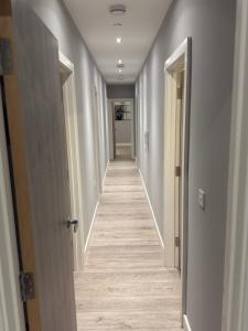 Spacious 4BR Apartment 7 Beds Near Station