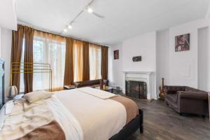 1734 Comfort Stay, 2 Bedrooms, 2 Bath with Kitchen & Wi-Fi