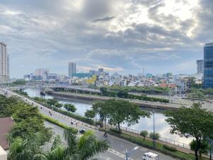 Studio Tresor - River View D4 -Netflix