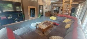 Maison avec piscine chauffée et pool house