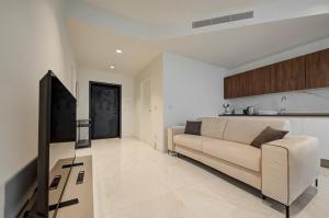 Mercury 903 - Seaview Suite - 2x Pool Cards Access