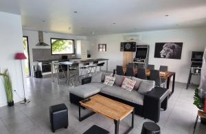 Villa Amance - vacances, piscine, lacs et plage