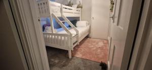 Amazing Central Windsor Flat Contractors welcome