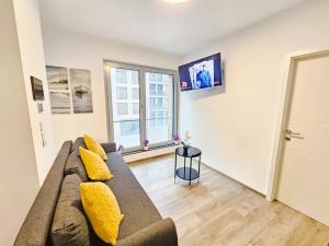 Luxury 1 BR flat with parking