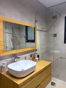 Maison haut standing a côté de la palage