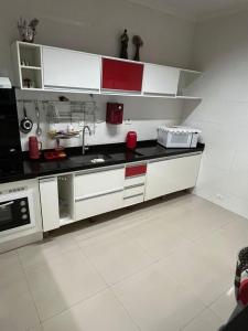 Casa super confortável para você e sua família, próximo a praia