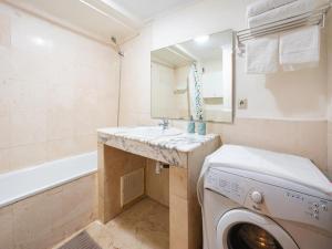 Majorelle Appartement - Balcony and Netflix