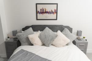 2 Bed Apartment, in the heart of Manchester City Centre! 7 mins walk from Piccadilly Station!