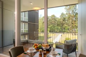 Marina Apartment am See mit Pool und Sauna