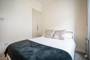 Cozy 1BR Seaside Apt in Brighton Marina Village