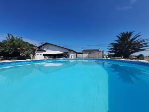 Villa Las Catedrales - Frente a la playa - Amplio jardín - Piscina