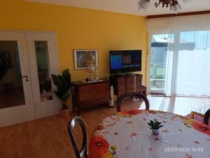 QUIET PEACEFUL 2BR apartment with parking in KIRCHBERG