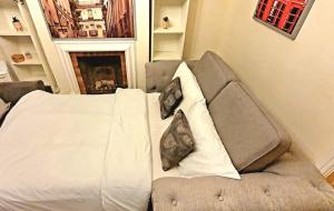 Windsor Castle amazing Cottage