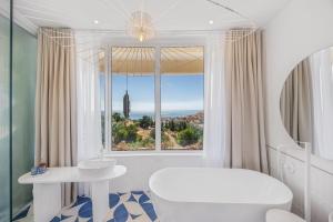 Ocean Apartment by ENDLESS SUN I modern comfort, sea view, wi-fi, parking, heating