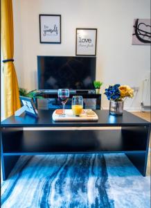 House in the heart of Reading Contractors welcome