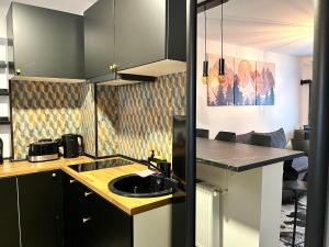 Deer House Next to Sinaia Plaza - Balcony & Private Parking