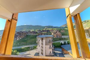 Ski-In Ski-Out 2-Bedroom Apartment - Rue Caron, Val Thorens - Residence Olympiades