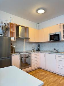 Světlý byt blízko centra - plně vybavený