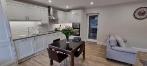 Cosy, modern house in Leap Village