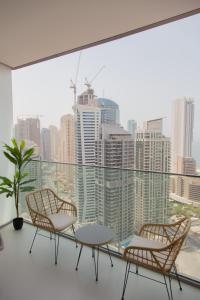 Royal suites LIv Marina views