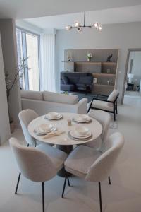 Royal suites LIv Marina views