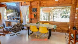 Chale em Santa Teresa com vista Lago e Lareira