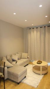 Luxurious 2 bed Apartment in London - Long Stays - Free Parking