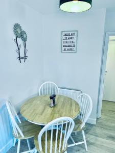 Dover Ferry Apartments, private terrace and on-site parking