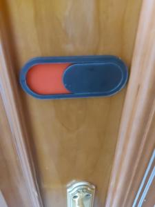 Se alquila una habitación doble con aire acondicionado