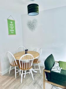 Dover Ferry Apartments, private terrace and on-site parking