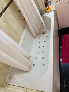 Private Room with shared Bathroom