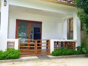 Appartment Bonak peaceful Beachfront Escape with Kitchen and AC