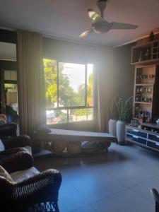 Apto 2 quartos reformado centro