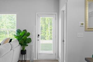 Beautiful New Townhome 25 mins from Metro Atlanta