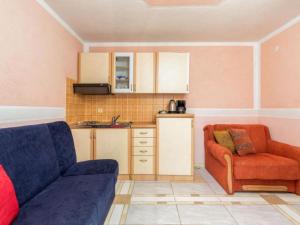 Apartments Manda - One Bedroom Apartment With Terrace A2