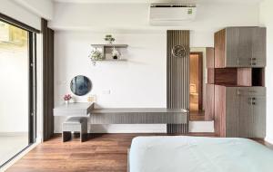 Lumiere Apartment Swanbay