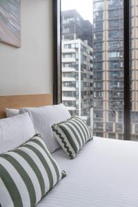 Window Seats & City Streets - South Yarra