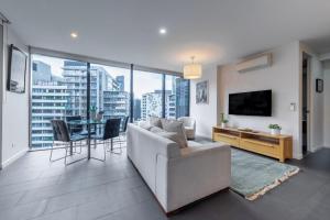 Window Seats & City Streets - South Yarra