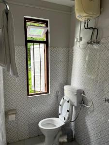 Valley Mist rooms & kitchen