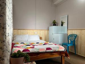 Valley Mist rooms & kitchen