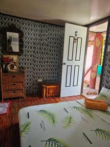 Alonas Traditional Filipino Home near 100 Islands Wharf