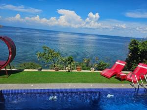 Masamirey Hilltop Cottage with Mini Pool and Beach Access & WIFI